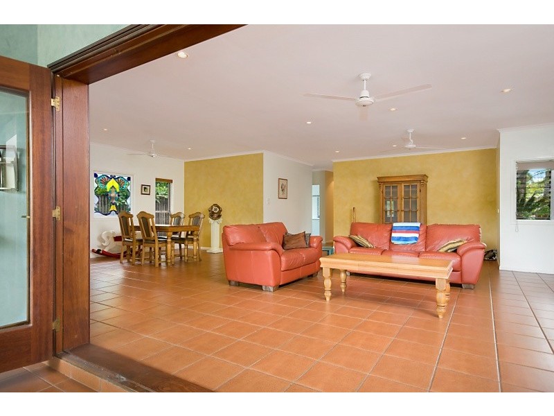 43 Michaelangelo Drive, Redlynch QLD 4870