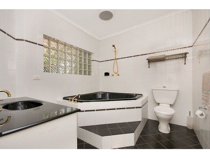 43 Michaelangelo Drive, Redlynch QLD 4870