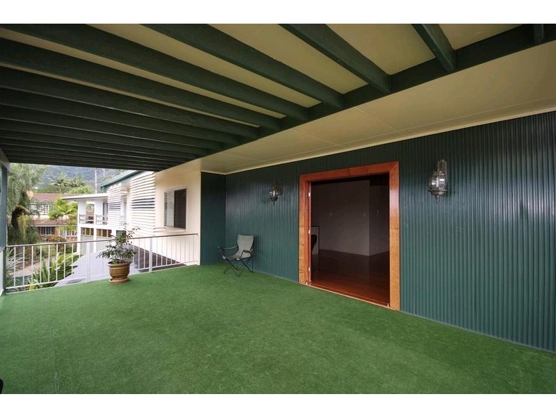 5 Alkoo Close, Bayview Heights QLD 4868