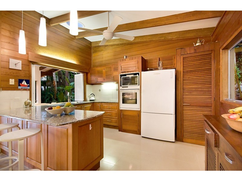 2 Justine Close, Trinity Beach QLD 4879