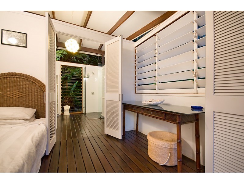 2 Justine Close, Trinity Beach QLD 4879