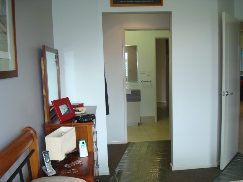 8 Aniston Street, White Rock QLD 4868