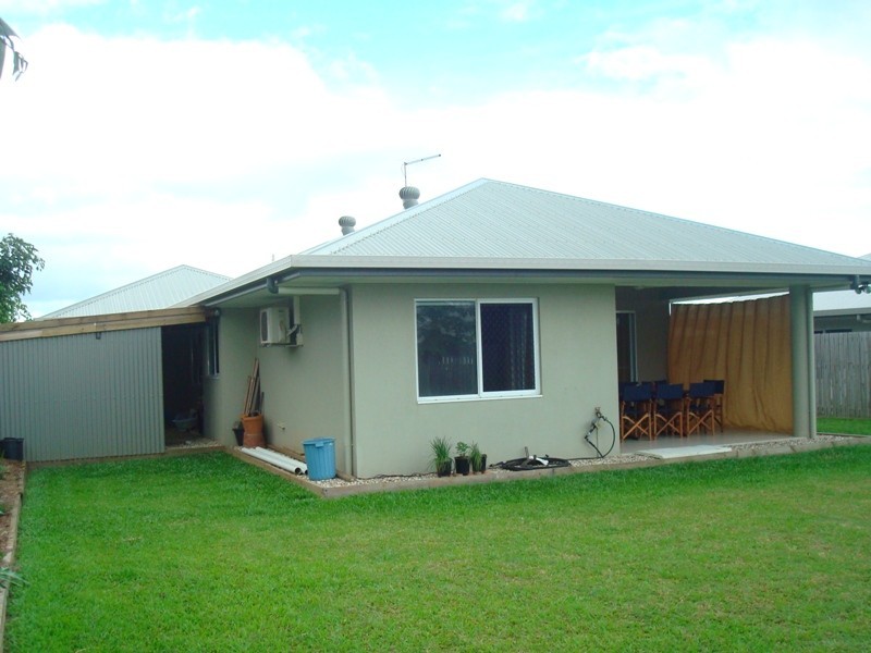 8 Aniston Street, White Rock QLD 4868