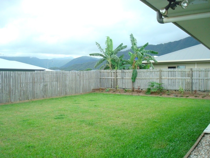 8 Aniston Street, White Rock QLD 4868