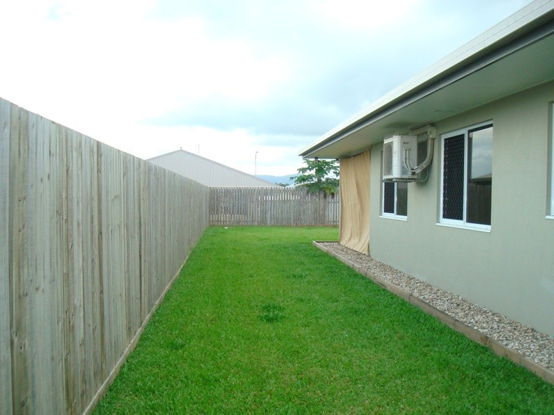 8 Aniston Street, White Rock QLD 4868