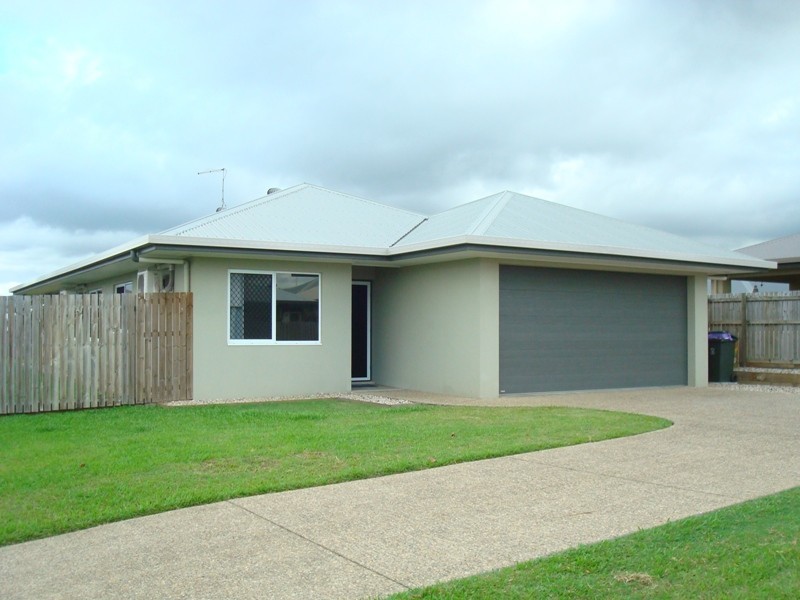 8 Aniston Street, White Rock QLD 4868