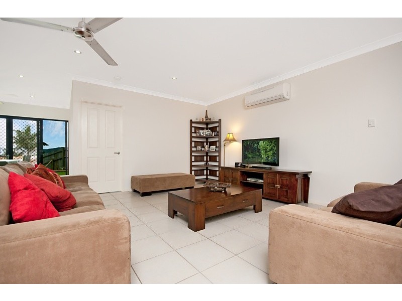 10 Cheyne Close, Bentley Park QLD 4869