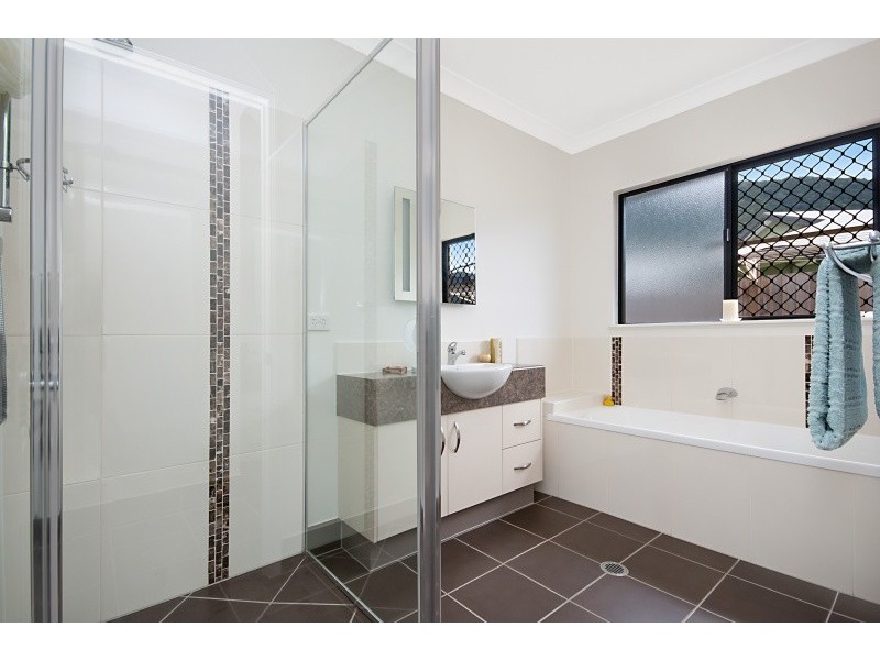 10 Cheyne Close, Bentley Park QLD 4869