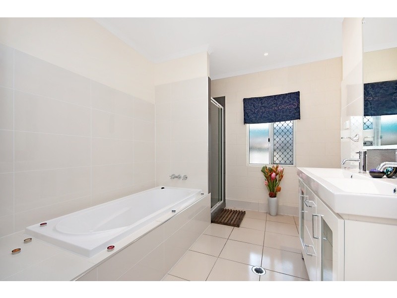 54 Cheviot Street, Smithfield QLD 4878