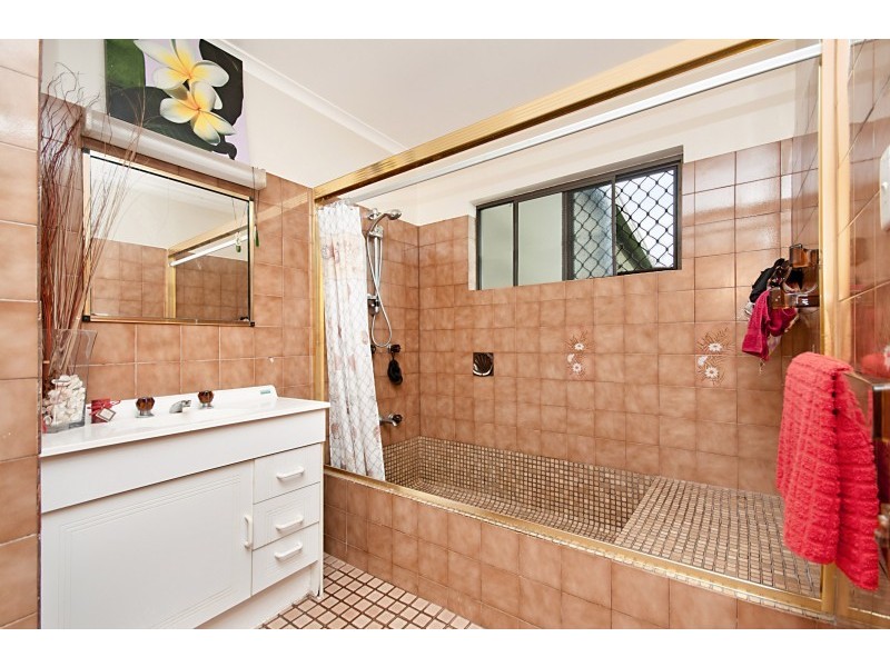 30 Mintaro Crescent, Woree QLD 4868