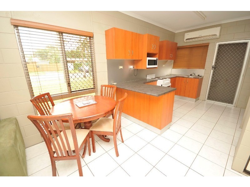 10 Mulligan Street, Manoora QLD 4870