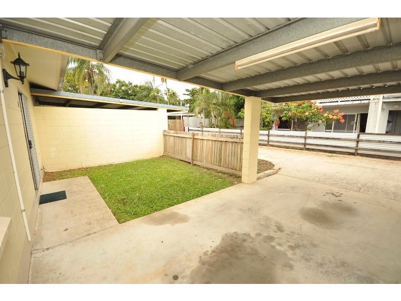 10 Mulligan Street, Manoora QLD 4870