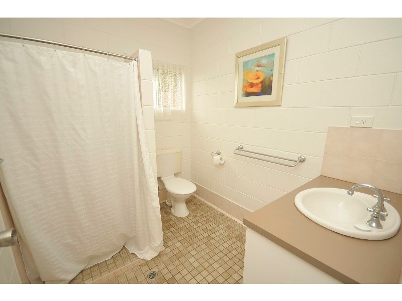 10 Mulligan Street, Manoora QLD 4870