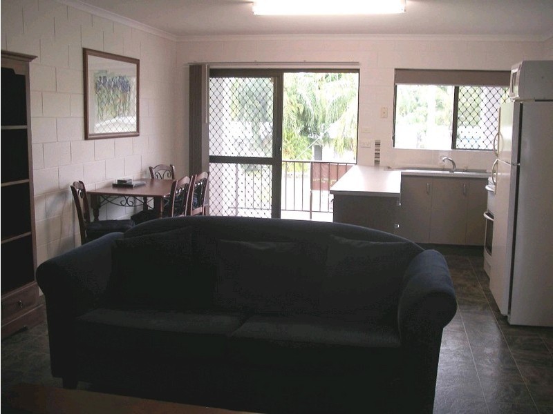 13 Armbrust Street, Manoora QLD 4870