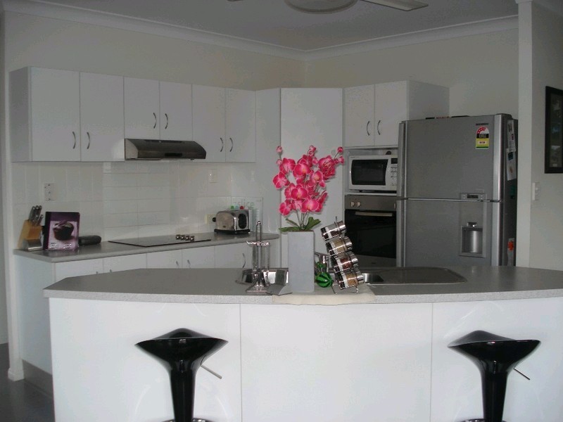 38 Timberlea Drive East, Bentley Park QLD 4869