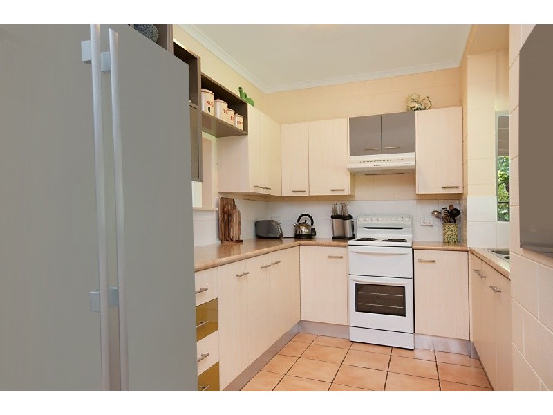 9 Carbeen Close, Holloways Beach QLD 4878