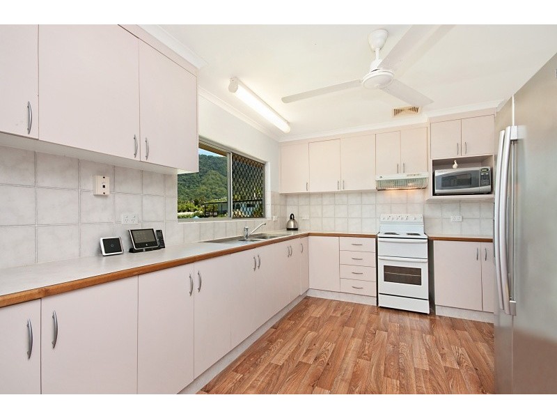 11 Peridot Street, Bayview Heights QLD 4868