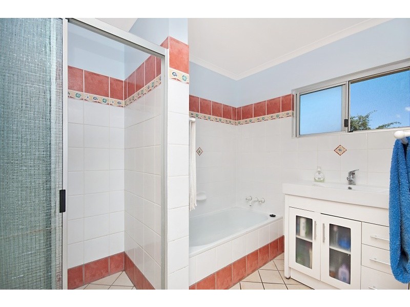 11 Peridot Street, Bayview Heights QLD 4868