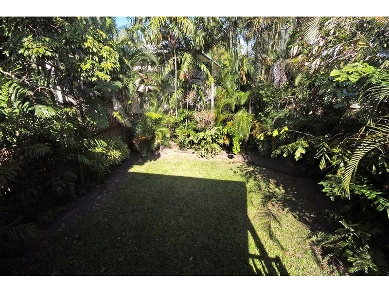 5 Beryl Street, Cairns North QLD 4870