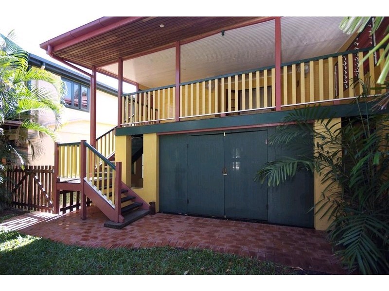 5 Beryl Street, Cairns North QLD 4870