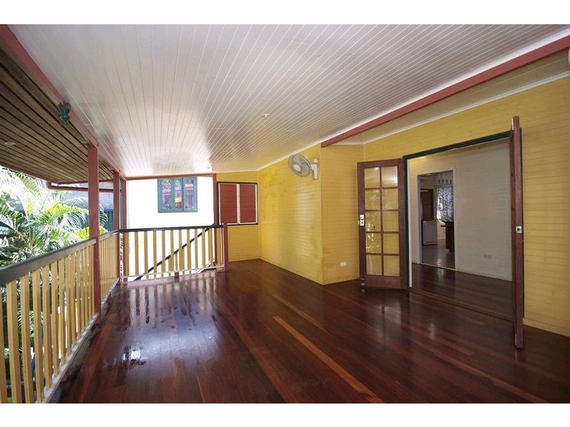 5 Beryl Street, Cairns North QLD 4870