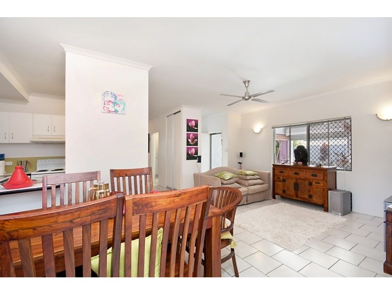 1/15 Brooks Street, Whitfield QLD 4870