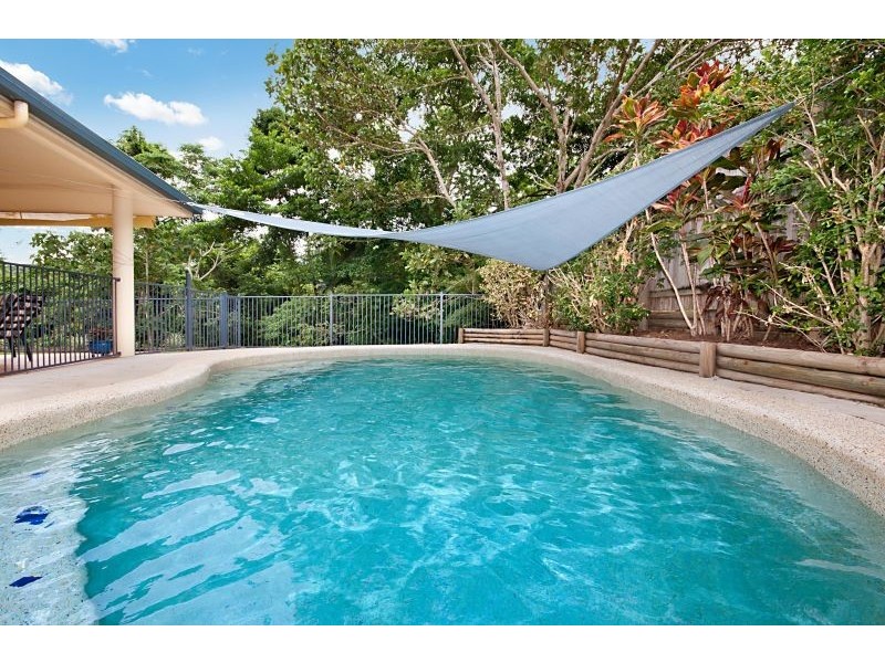 8 Chapel Close, Brinsmead QLD 4870