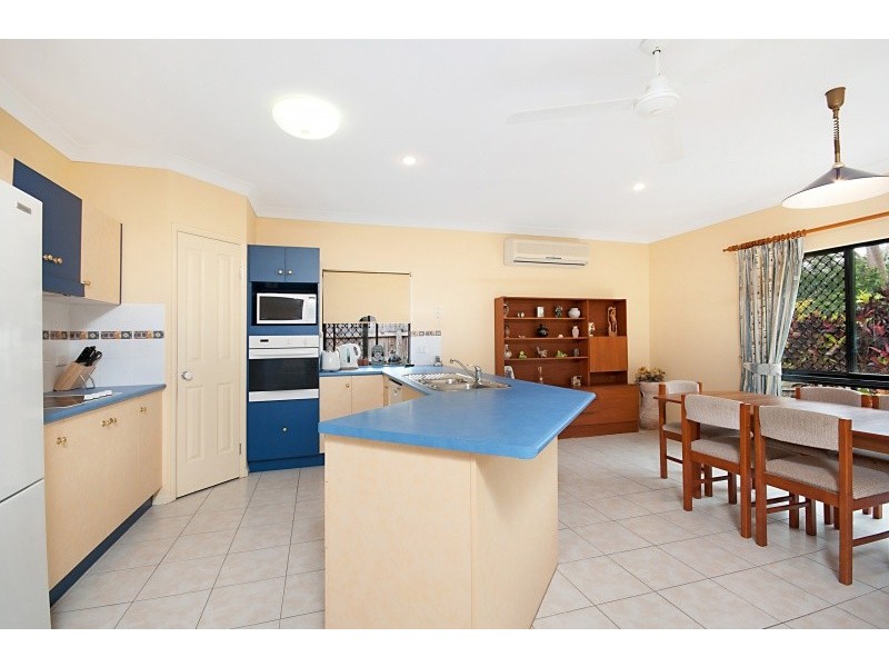 8 Chapel Close, Brinsmead QLD 4870