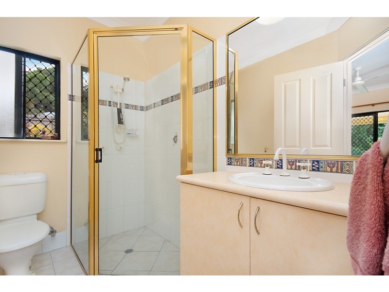 8 Chapel Close, Brinsmead QLD 4870