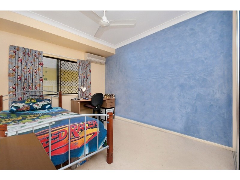 8 Chapel Close, Brinsmead QLD 4870