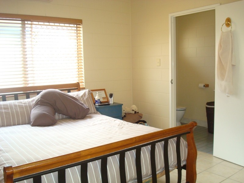 126 Robert Road, Bentley Park QLD 4869