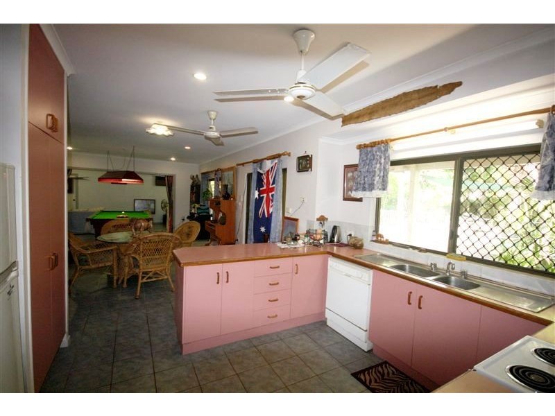 1 Wallum Close, Holloways Beach QLD 4878