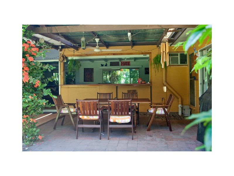 8 Valmadre Street, Caravonica QLD 4878