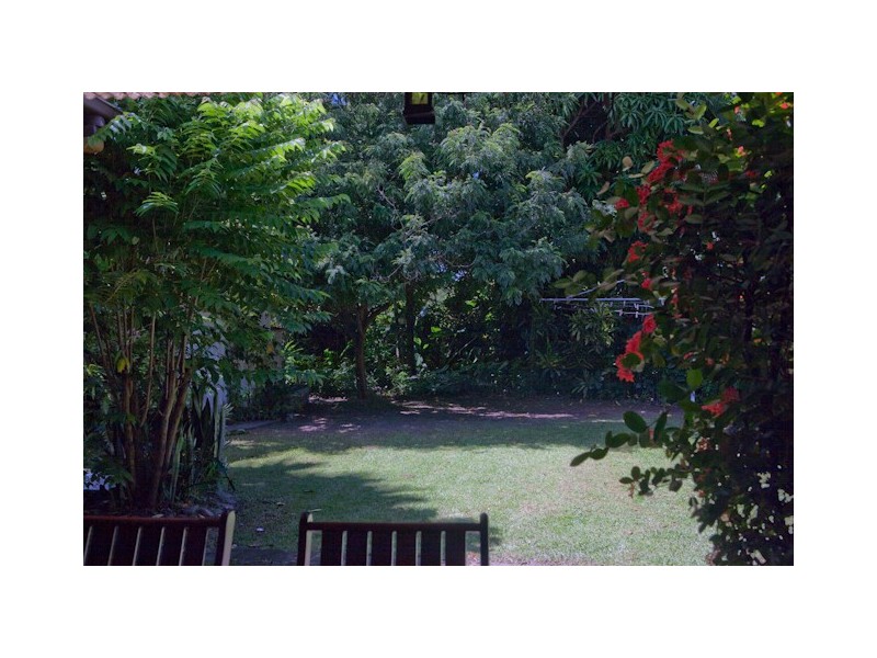 8 Valmadre Street, Caravonica QLD 4878