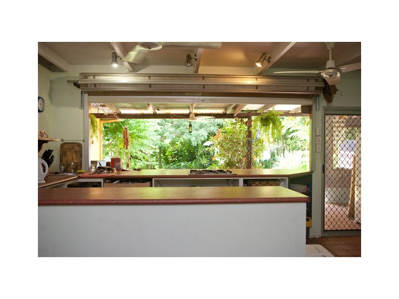 8 Valmadre Street, Caravonica QLD 4878