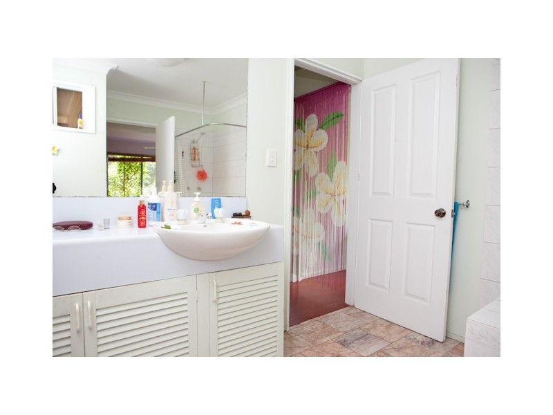 8 Valmadre Street, Caravonica QLD 4878