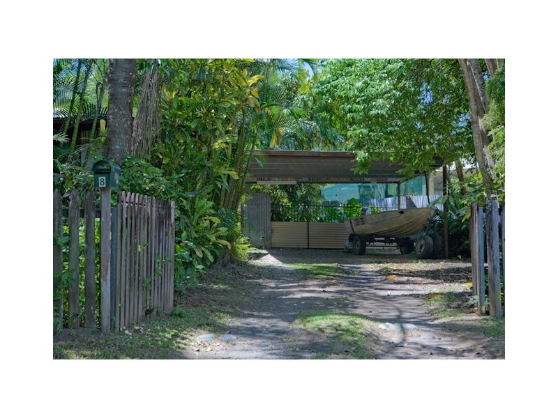 8 Valmadre Street, Caravonica QLD 4878