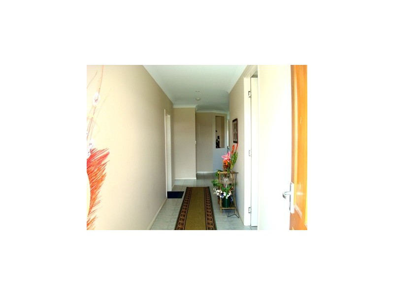 9 Aniston Street, White Rock QLD 4868