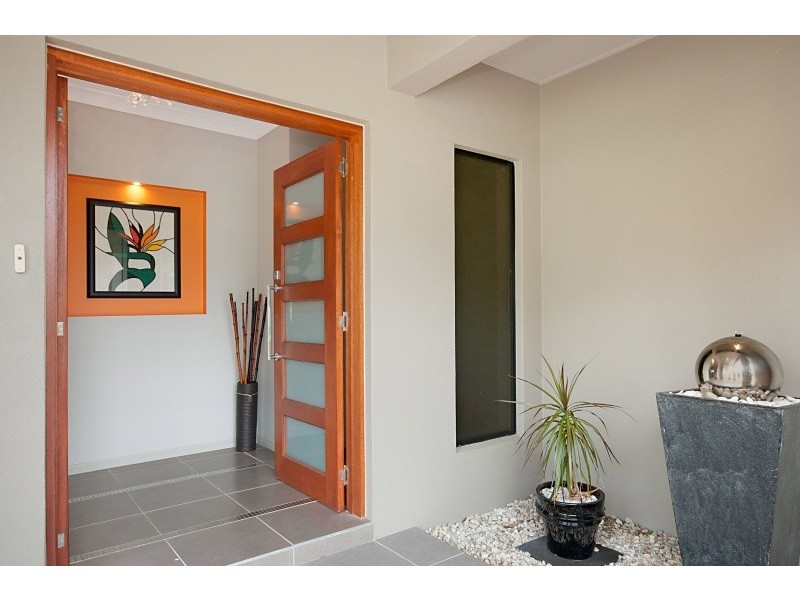 4 Capricorn Street, Bentley Park QLD 4869