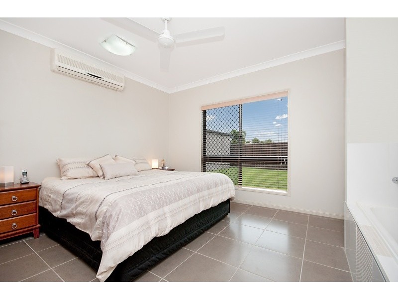 4 Capricorn Street, Bentley Park QLD 4869