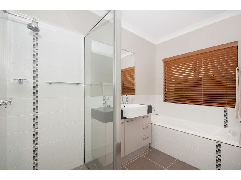 4 Capricorn Street, Bentley Park QLD 4869