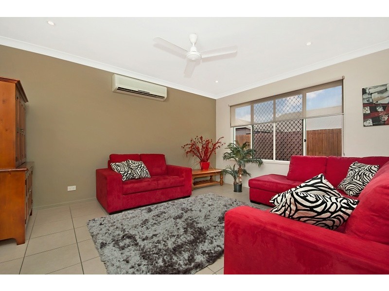 13 Bundey Street, Bentley Park QLD 4869