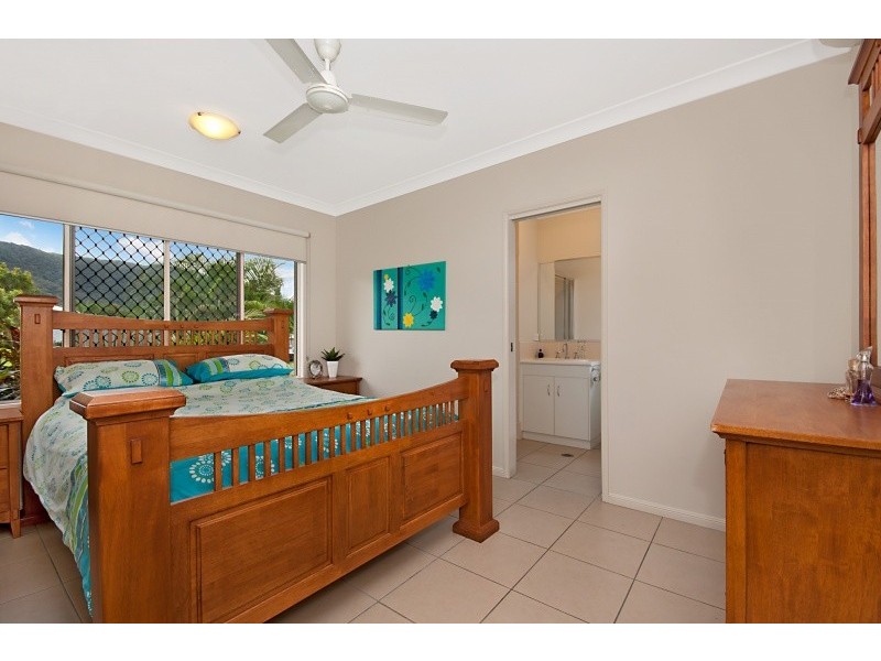 13 Bundey Street, Bentley Park QLD 4869