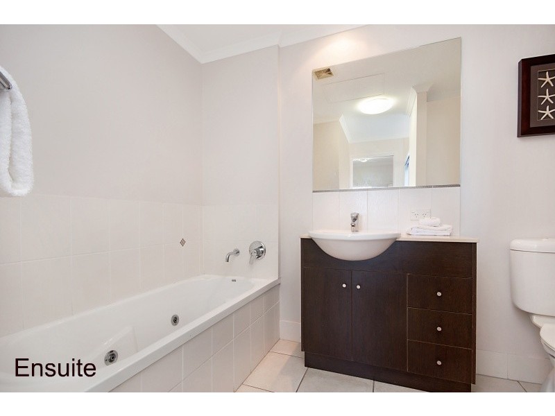 79 Spence Street, Cairns QLD 4870