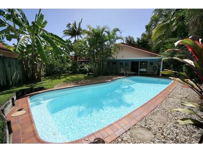 3 Ribbon Close, Clifton Beach QLD 4879