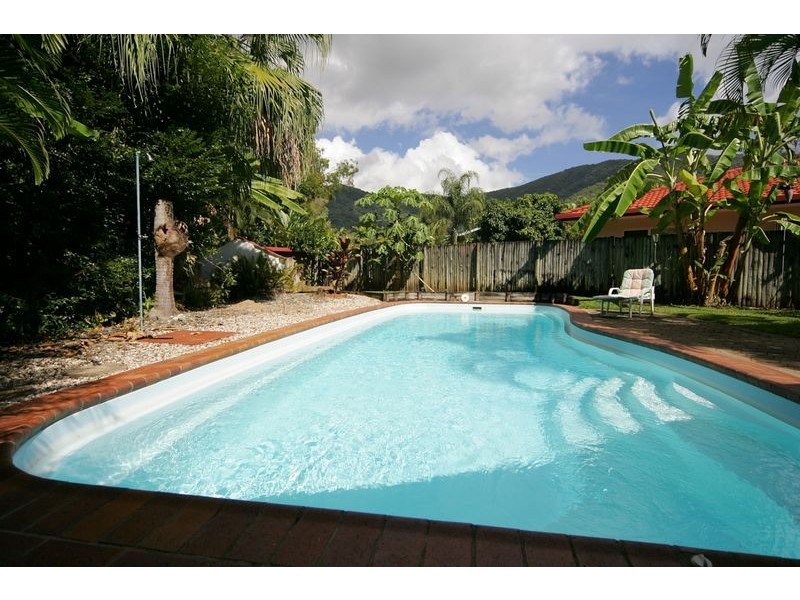 3 Ribbon Close, Clifton Beach QLD 4879