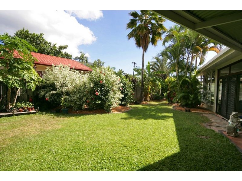 3 Ribbon Close, Clifton Beach QLD 4879