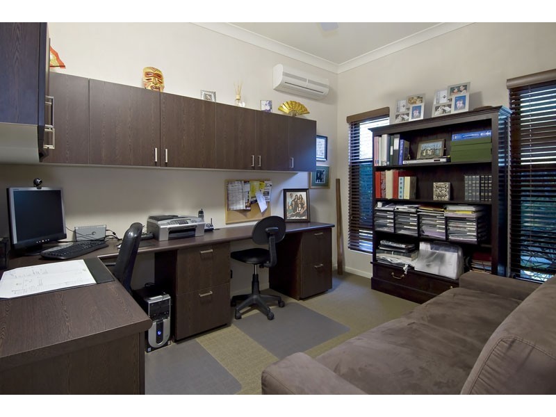 6 Bel-Air Drive, Whitfield QLD 4870