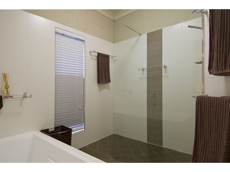 6 Bel-Air Drive, Whitfield QLD 4870