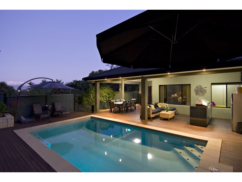 6 Bel-Air Drive, Whitfield QLD 4870